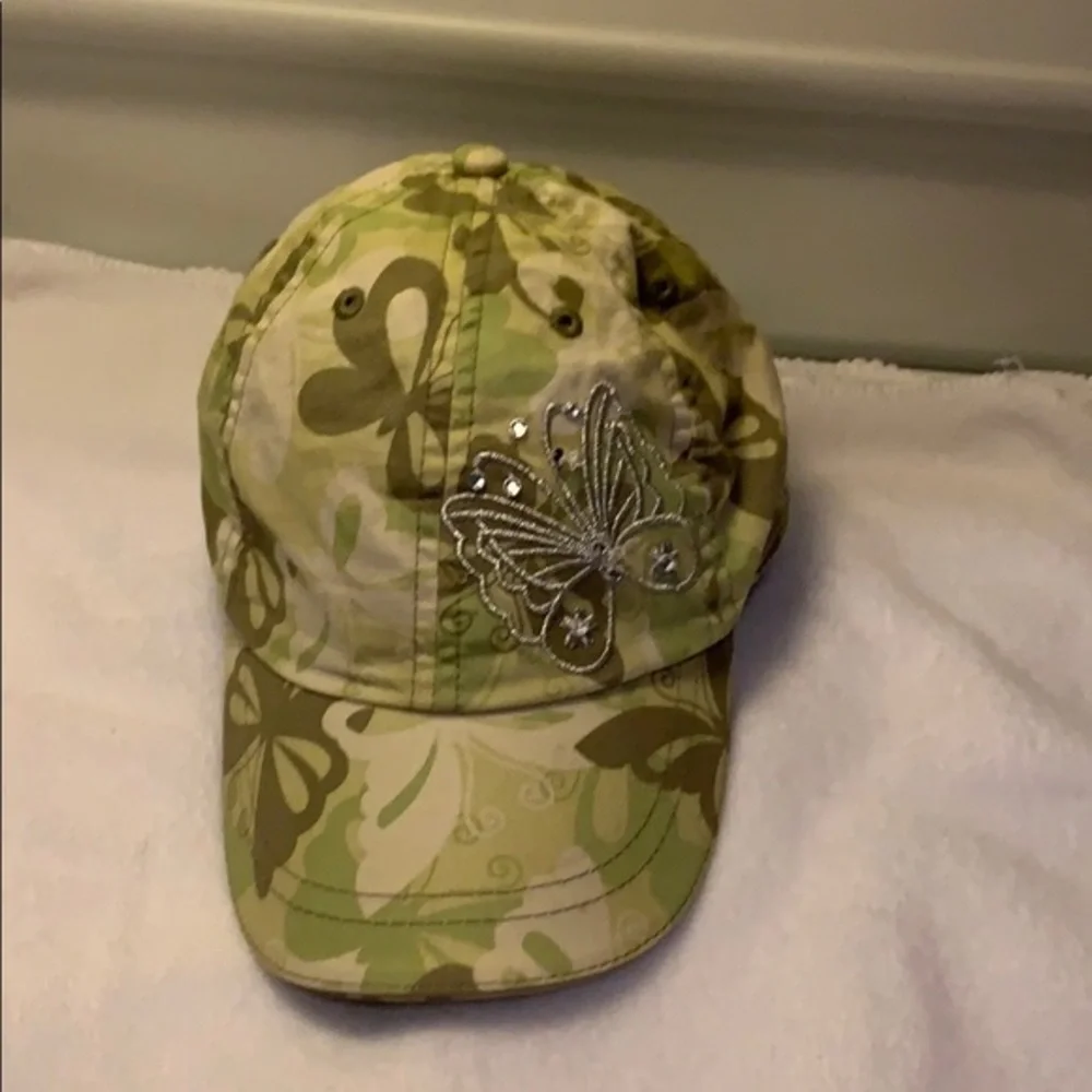 Child’s Cap Pre Owned size 4-7 Child’s Place